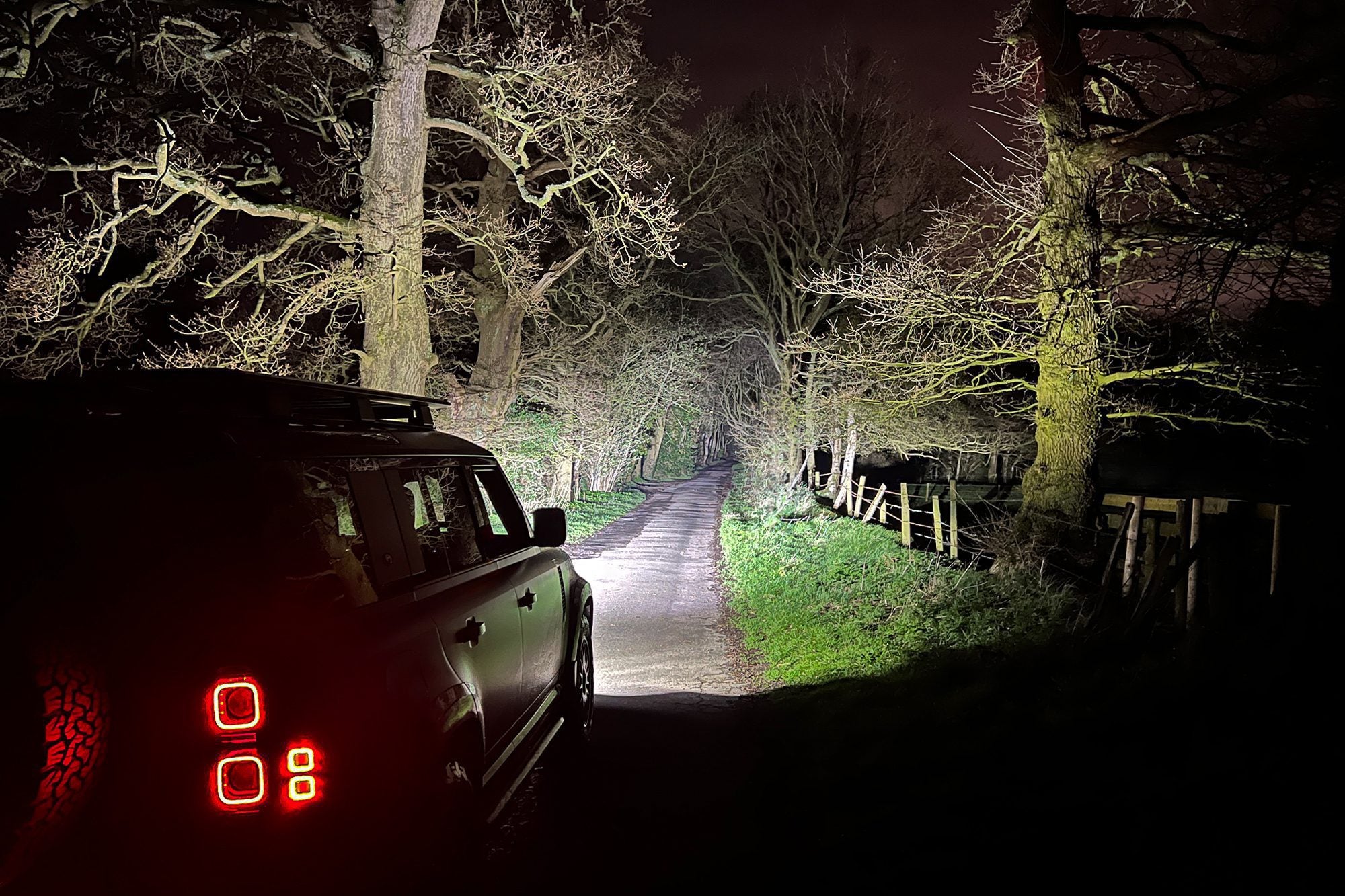 Land Rover Defender L663 2020+ Spyder Stealth 21-inch LED External Integration Grille Kit