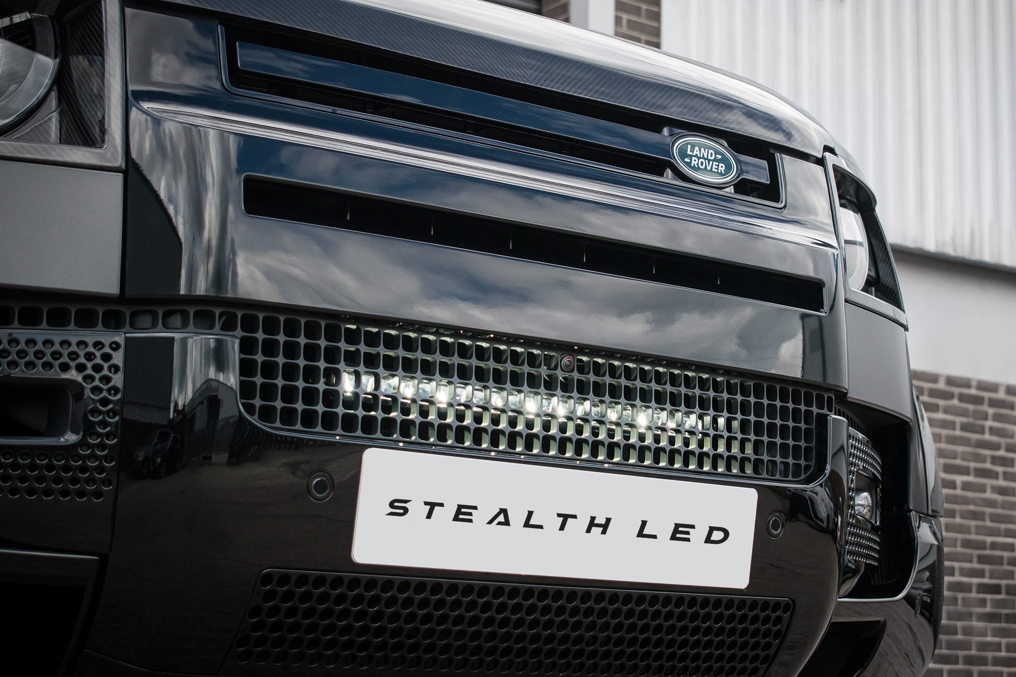 Land Rover Defender L663 2020+ Spyder Stealth 20-inch Luminous LED Integration Grille Kit
